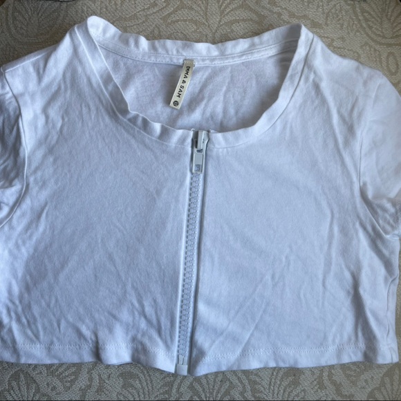 LF Emma & Sam White Crop Top - Picture 2 of 4